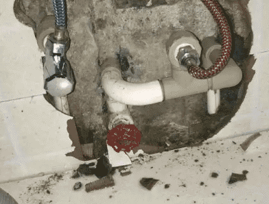 和田卫生间漏水维修公司专业为您介绍下和田查漏水的服务流程是怎么样的。首先需求找专业的师傅走效